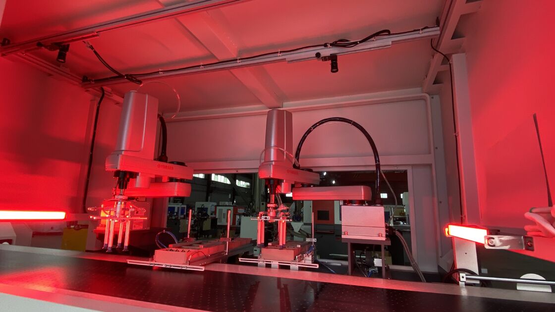 Alimentação dupla Dupla Formação caixa rígida máquina de fabricação de alta velocidade alta precisão controle de servo completo