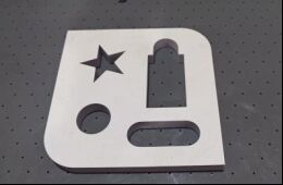 LY-RK03-1113 Máquina de corte de material flexível não metálico sem maturação com espessura de corte de 50 mm e precisão de ± 0,05 mm