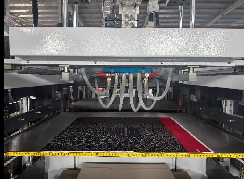 Máquina de corte e vinco totalmente automática LY-DS650 (sem ponto de conexão apenas para placa cinza)/Máquina de corte e vinco